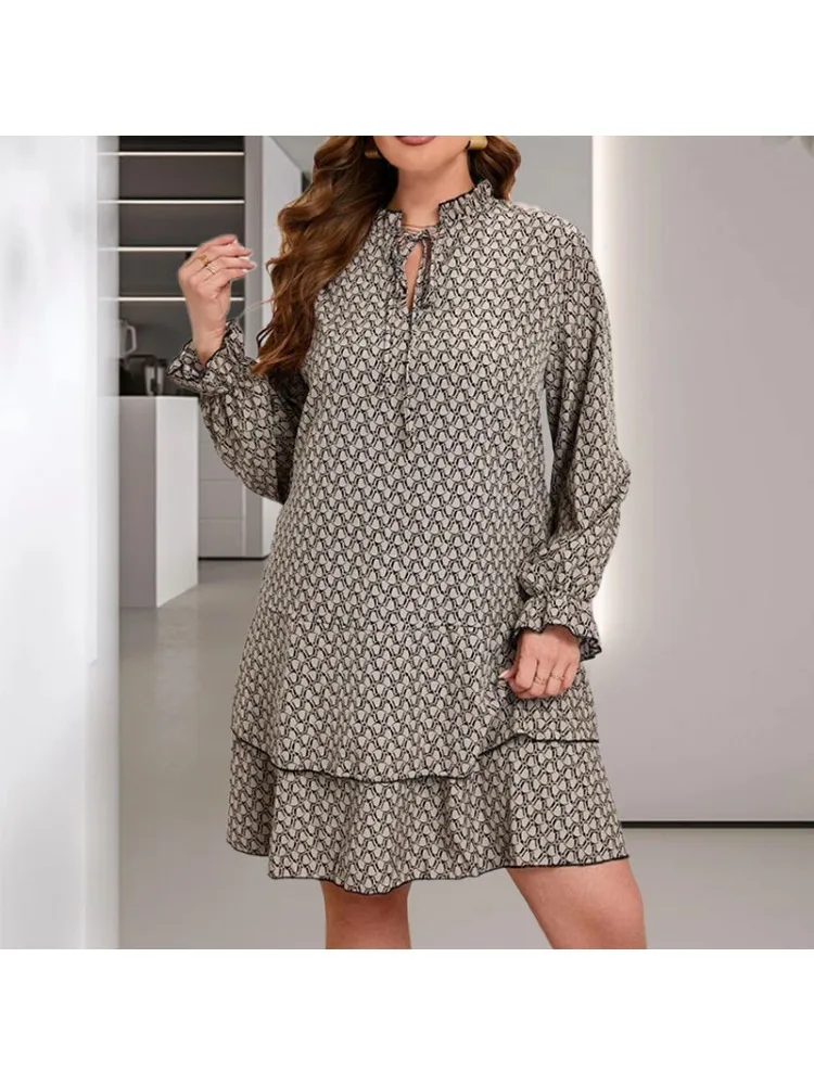 Рисунок 6 - Осеннее маленькое платье с воротником-стойкой