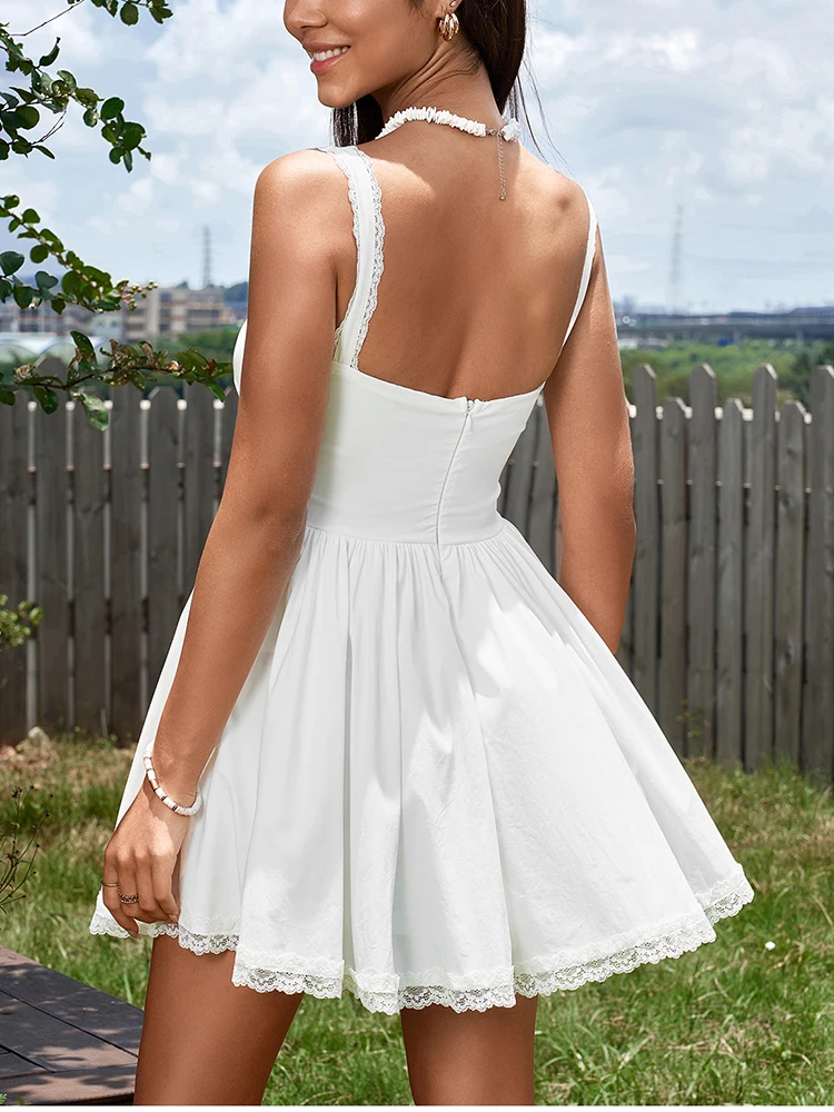 Женское кружевное платье на бретельках с открытой спиной и рюшами