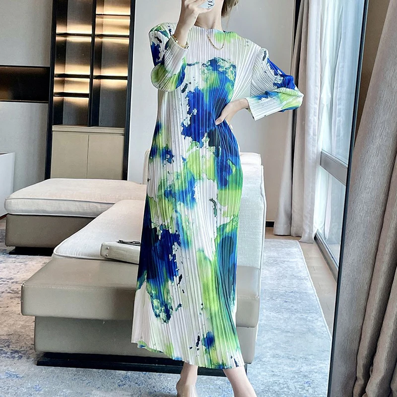 Женское платье с абстрактным принтом облегающее длинное в стиле ретро осень 2024