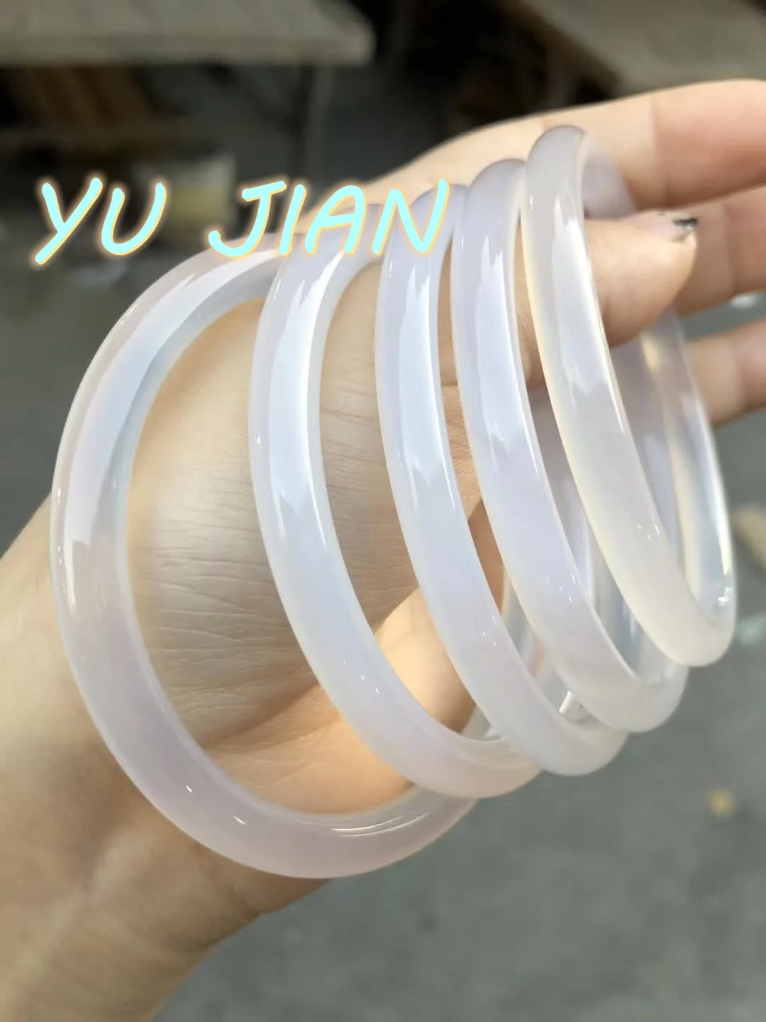 

Newest High Ice Chalcedony Bracelet Ice-through Exquisite High-Quality Perfect Jade Handring Bangles Fine Hand-hewelry Jewelry