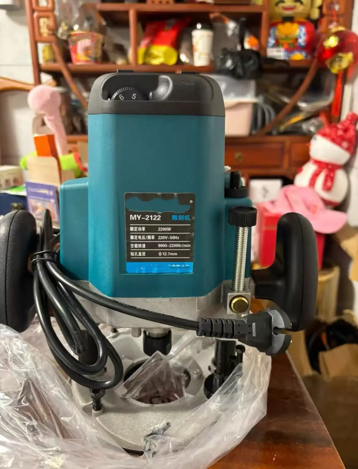 

Электрический фрезерный станок по дереву