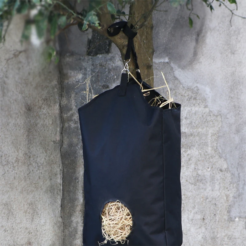 Большая вместительная сумка для хранения сена