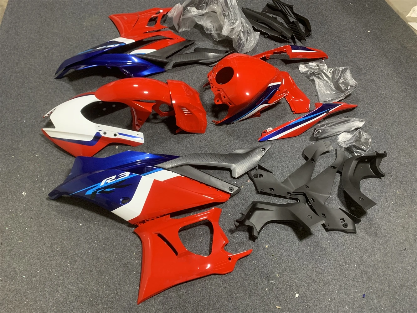 Обтекатель для мотоцикла обтекатель красного синего и белого цвета модели 2019 2020