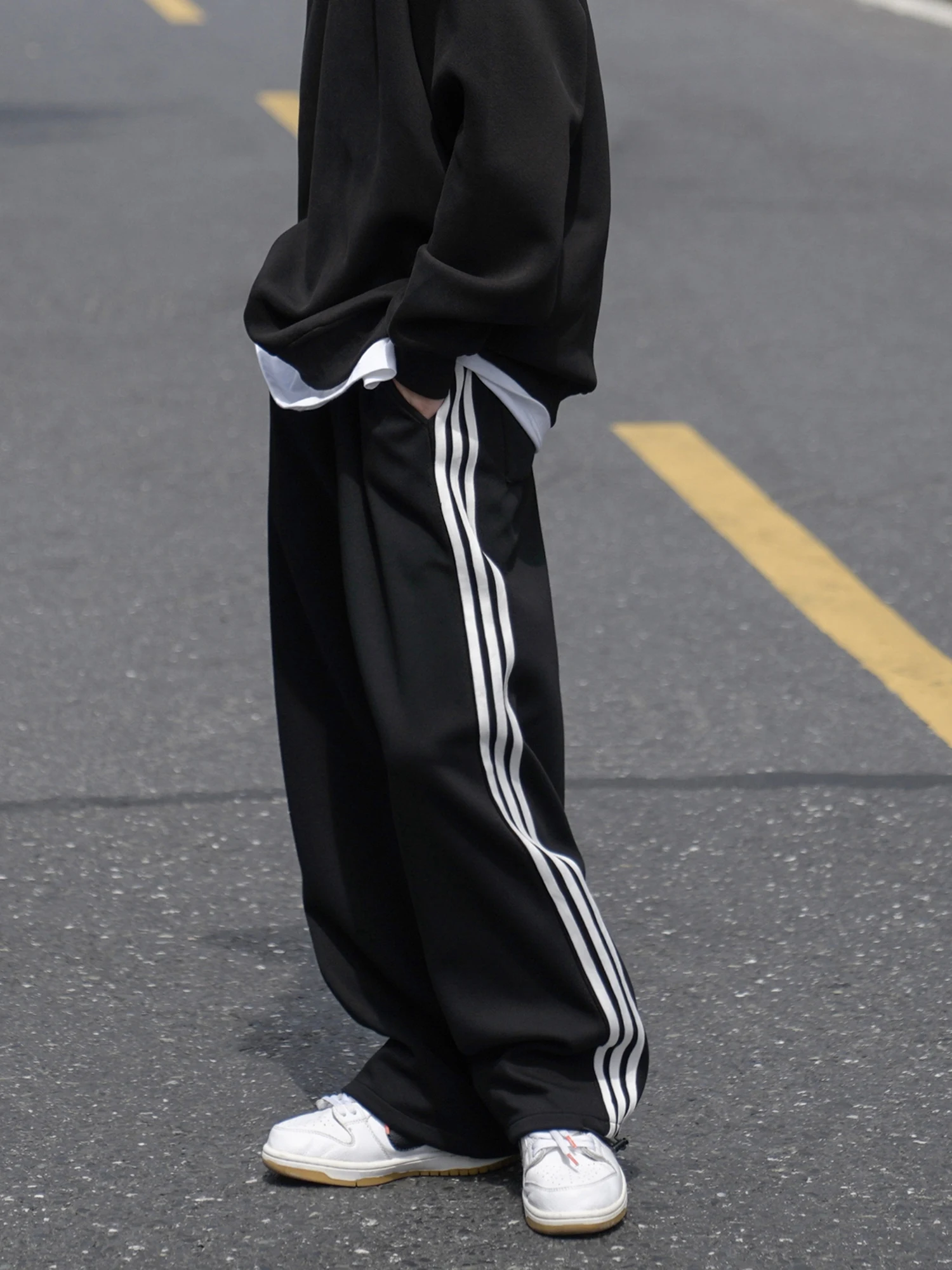 @ Hong Kong Boy Художественные мужские повседневные брюки с тремя полосками Мужские