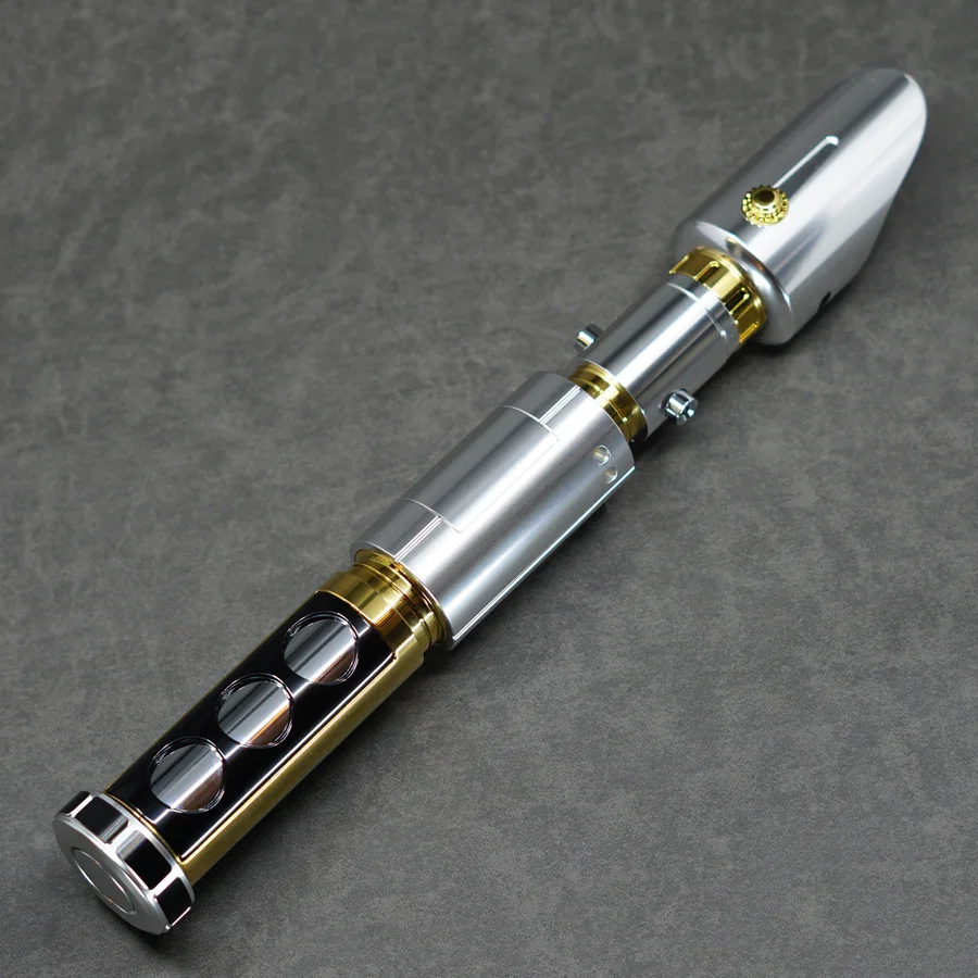 Рисунок 2 - Лазерный меч с серебряной или красной