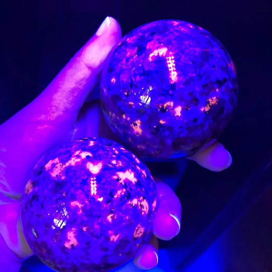 

Natural Stones Yooperlite Crystal Ball Powerful Chakra Energy Wicca Crystals and Stone Sphere Healing Spiritual Witchcraft 1pc