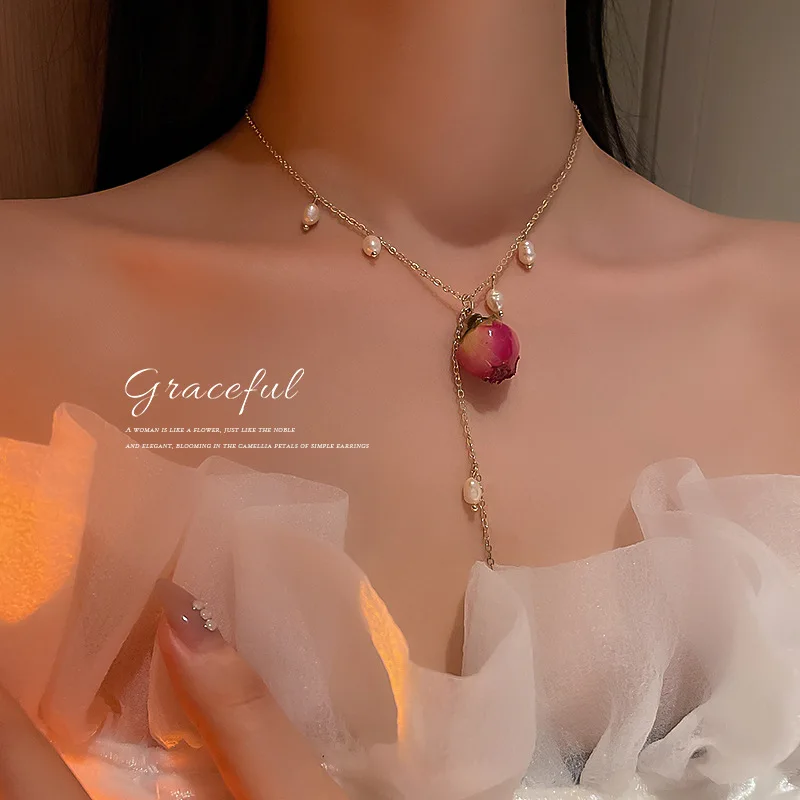 

Natural Pearls Gold Plated Chain Necklace Sweet Romantic Dry Rose Flower Pendant Clavicle Necklace New Trendy Jewelry