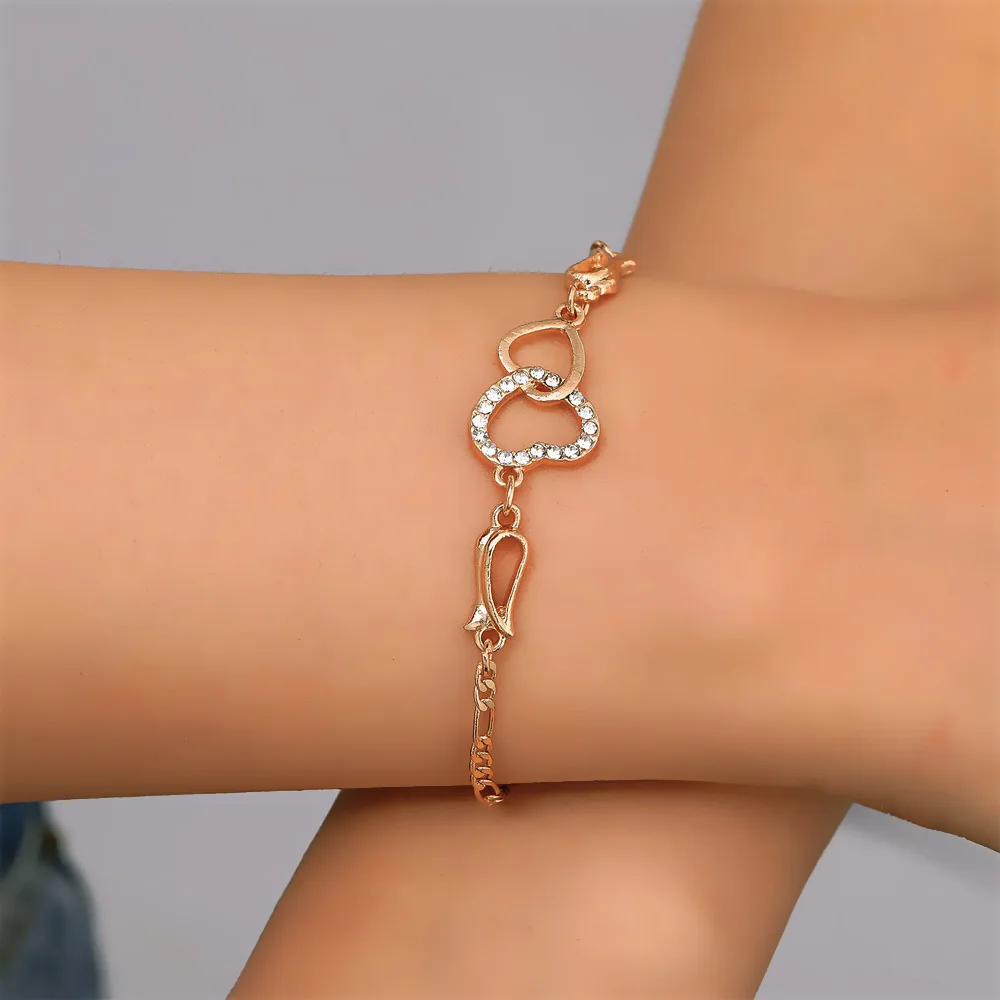 

Simple Zircon Cutout Love Bracelet INS Fashion Retro Heart Hand Decoration Girl Niche Design Trend