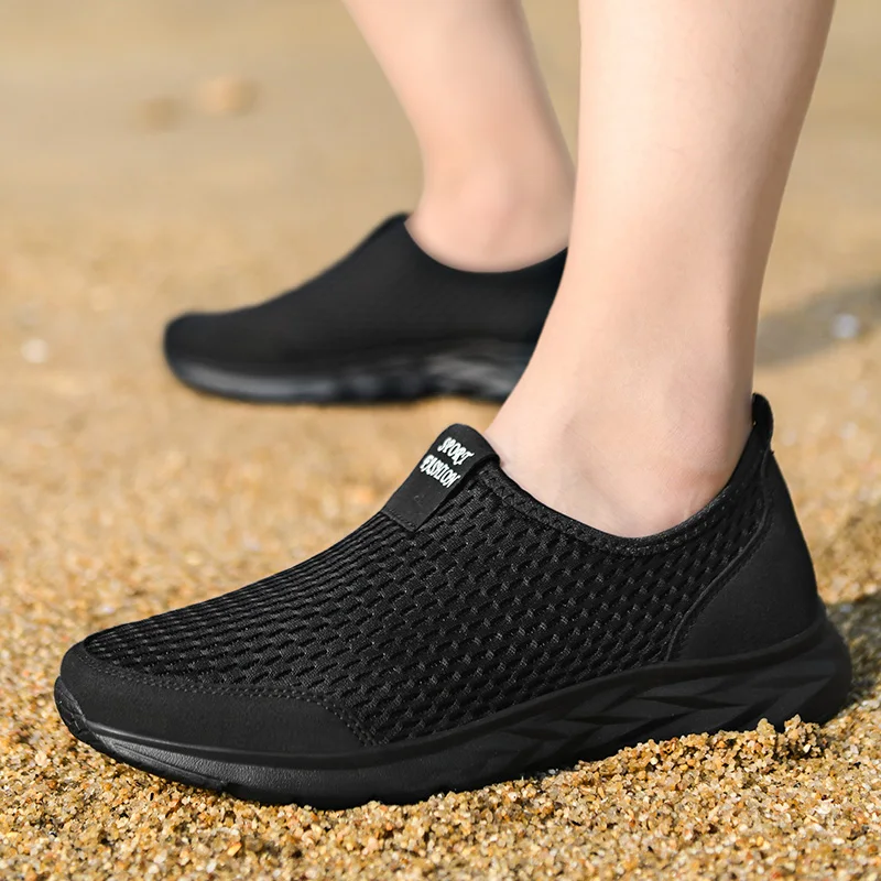 Men's Shoes Lightweight Running Shoes Slip-On Comfortable Breathable Mesh Ladies Walking Shoes Outdoor Casual Sneakers Non-Slip