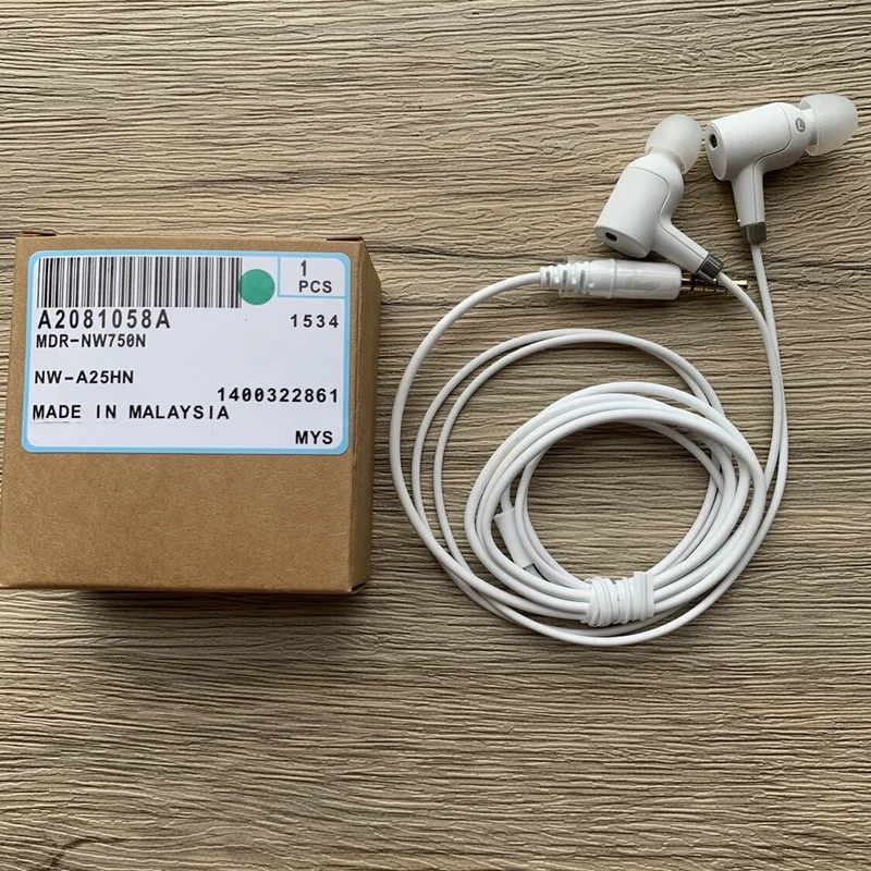 Фото Наушники Sony MDR-NW750N белые, проводные, с шумоподавлением, новые, в запечатанной упаковке, стерео, с глубокими басами, с микрофоном №1