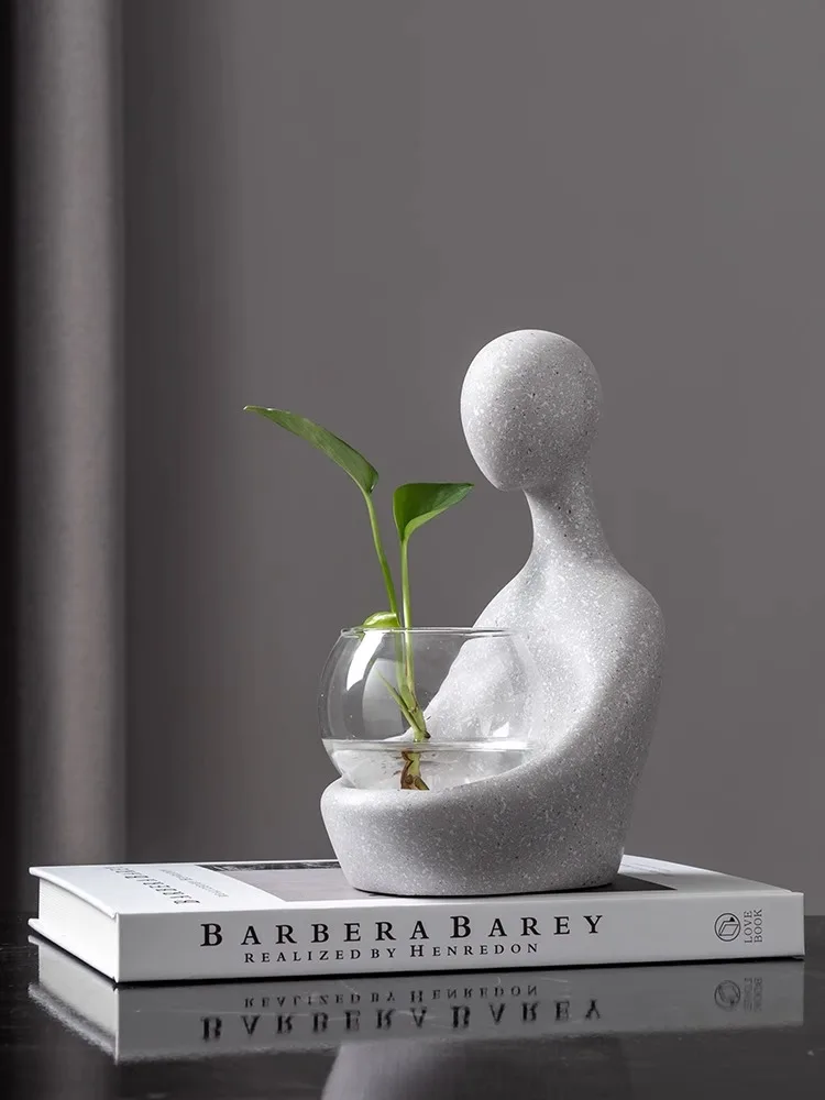 Абстрактная статуя из полимера для семьи