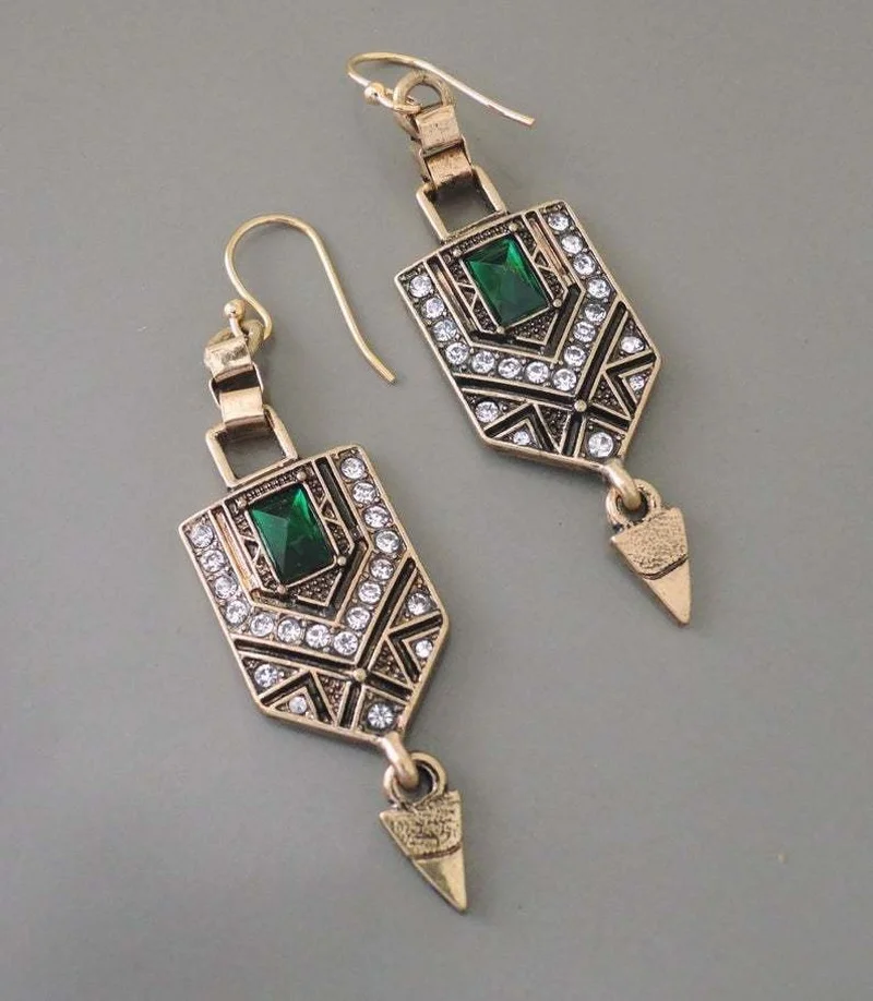 

Retro Personality Water Diamond Emerald Diamond Women's Earrings Fashionable Temperament Metal Inlaid Zirconium Pendant Earrings