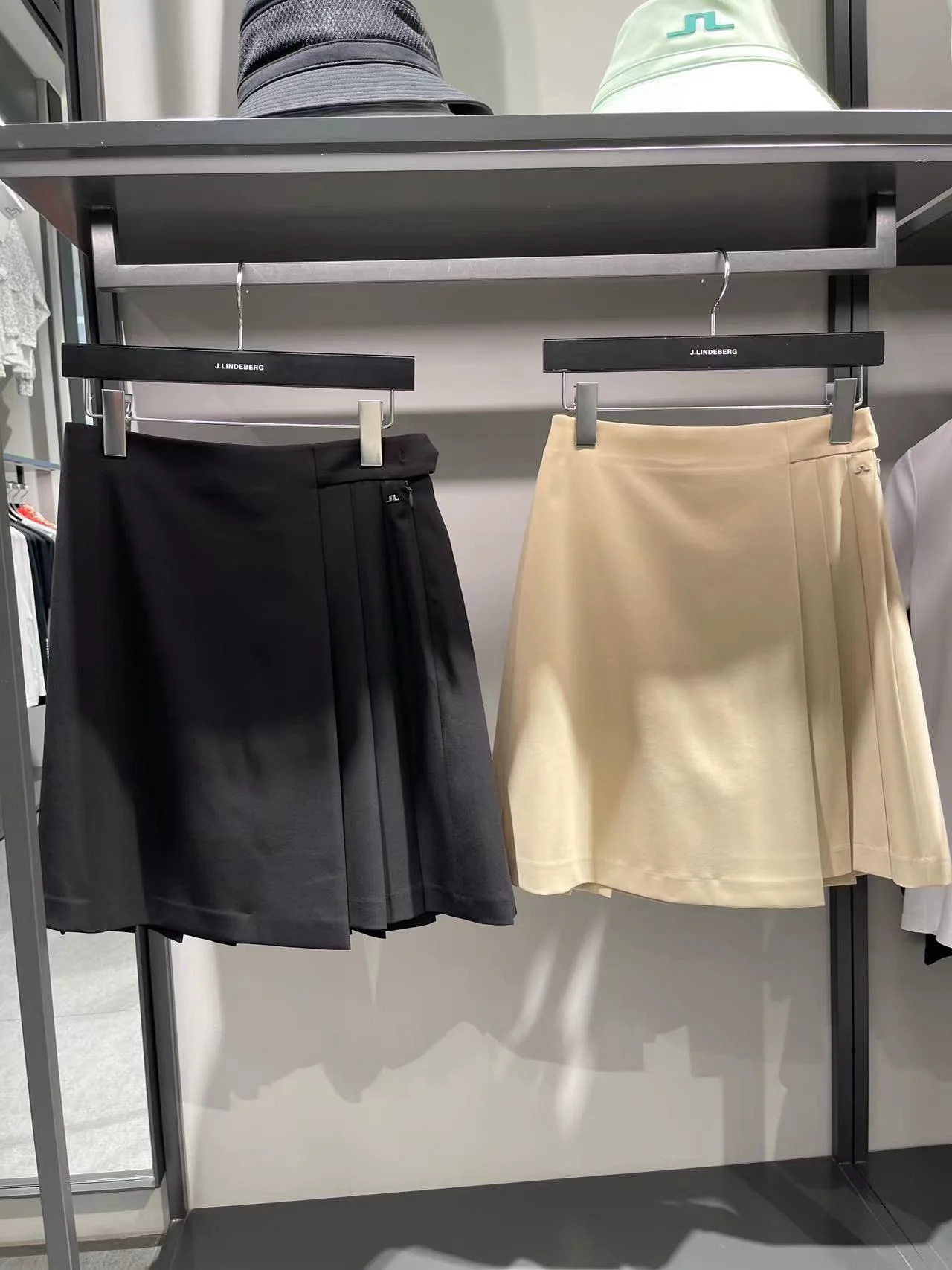 

Age-reducing high waist A-line skirt Golf clothing female short skirt irregular simple fashion temperament sports outdoor skirt