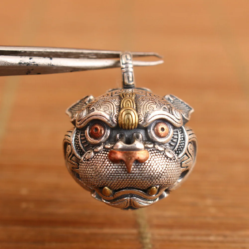 

Серебряное ожерелье с подвеской кирин