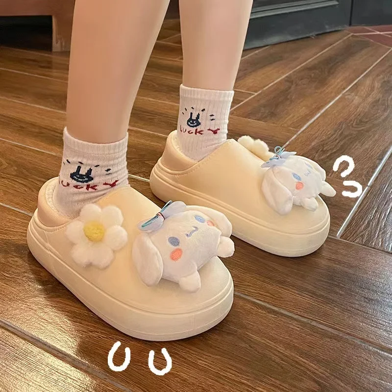 

Милые Sanrio Cinnamoroll Kuromi Мультяшные плюшевые Кроксы зимние тапочки аниме милый дом мягкий удобный милый подарок на день рождения для девочек