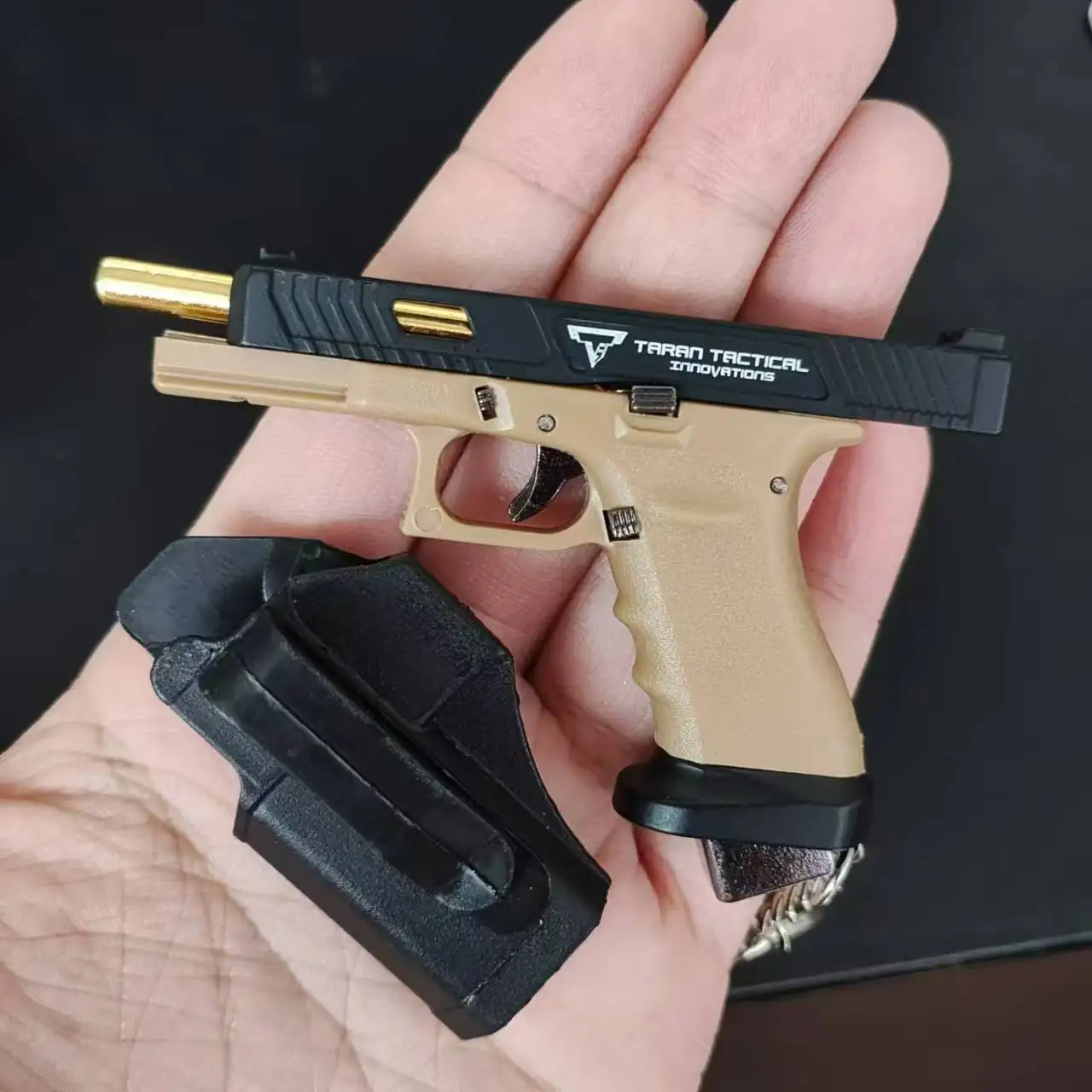 Полуметаллический пистолет TTI G34 1:3 с кобурой брелок модель мини-пистолета для