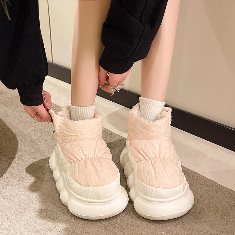 

Корейские парные зимние плюшевые туфли для студентов из хлопка новинка 2022 женская обувь на толстой подошве на высоком каблуке с эффектом гу...