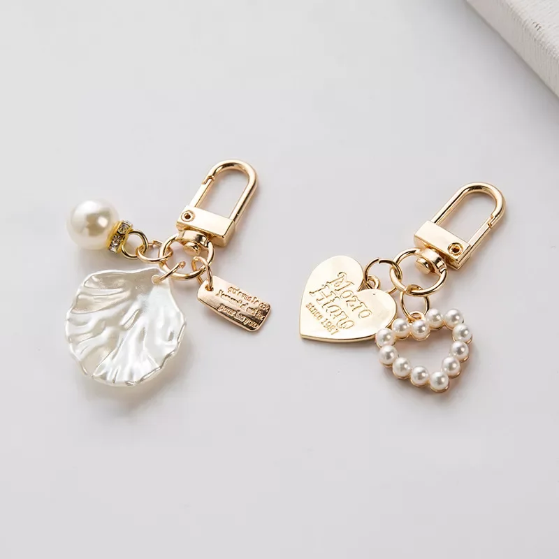 

New in Girls Heart Shell Pendant Keychain Fashion Elegant Letter Label Imitation Pearls Key Chain Handbag Hanging Pendant Keyrin