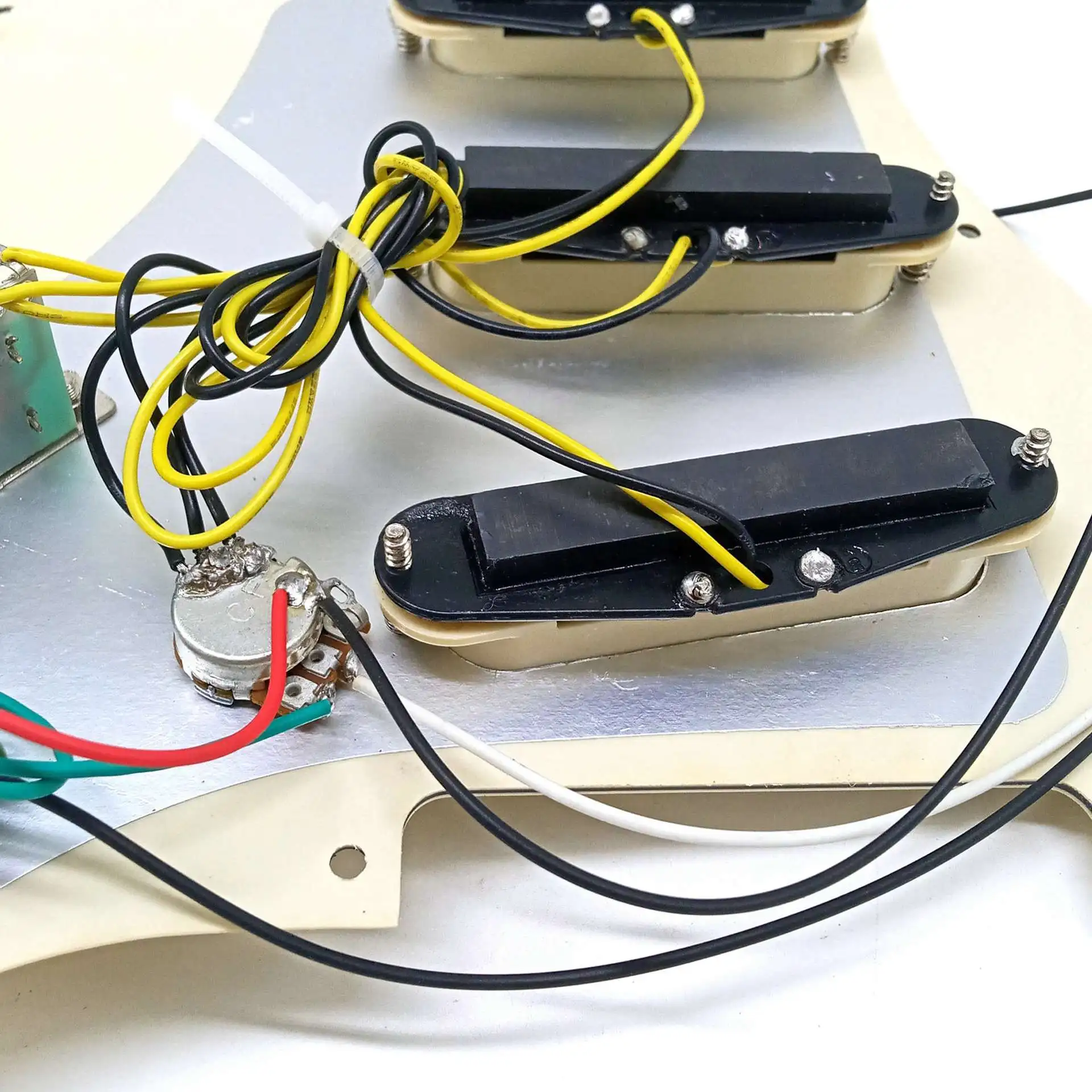 Электрическая Гитара Pickguard Pickups загруженная Предварительно Проводная царапина