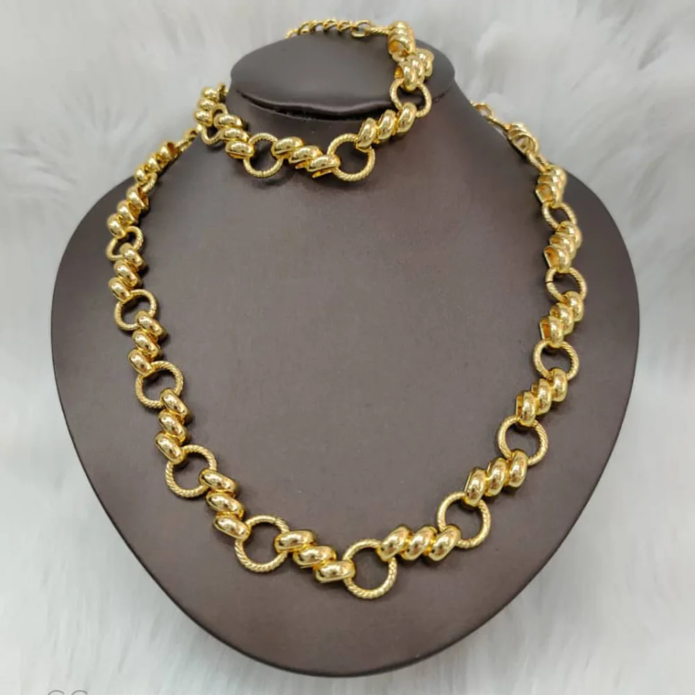 

Gold Plated Chain Jewelry Set 2022 Fashion Women Punk Style Choker Necklace and Bracelets Weddings Bridal Earrings Jewelry Set