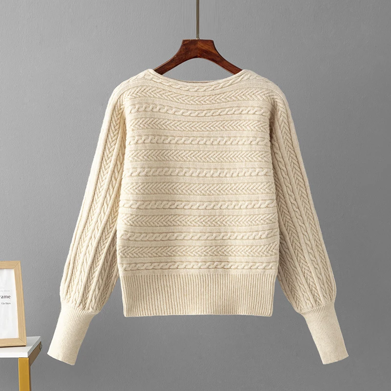 Женский свитер с воротником-лодочкой длинным рукавом