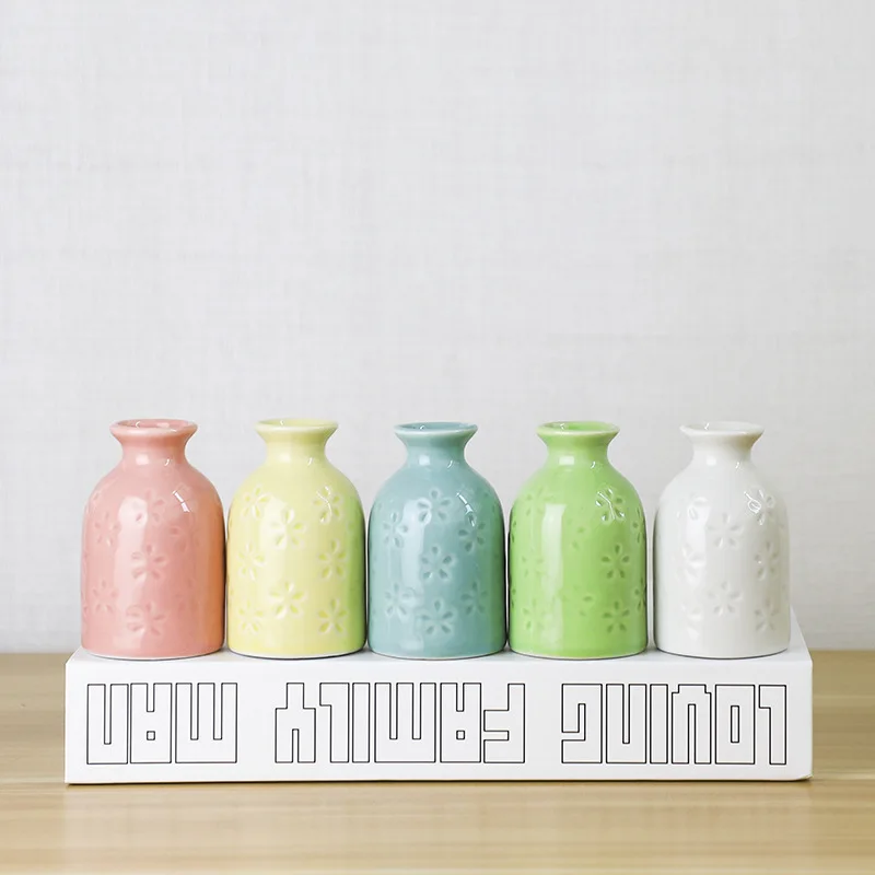

5pcs Coloured Ceramic Aromatherapy Bottles Home Decor Mini Ceramic Vase Home Room Decorative Hydroponic Vase Ornaments