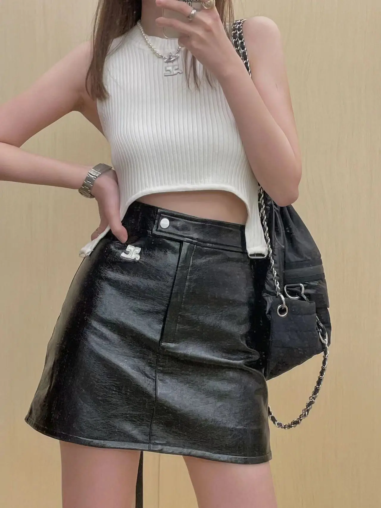 

Пикантная юбка Courreges Y2K с коротким рукавом, Новинка лета 2023, модная короткая юбка из искусственной кожи с трехмерной вышивкой