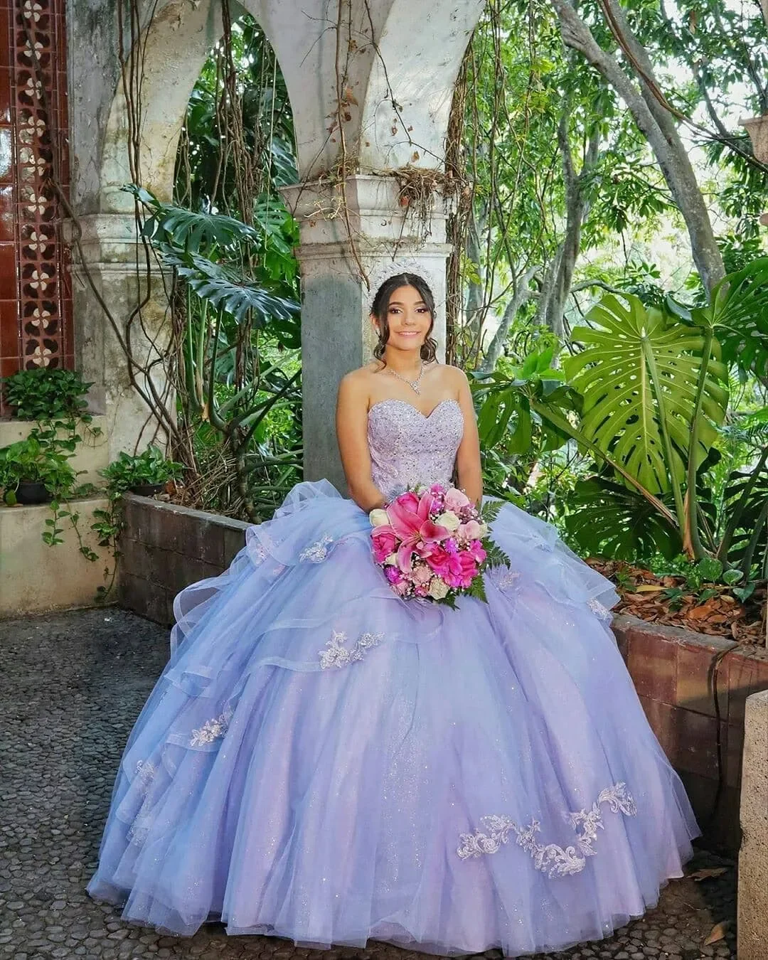 Роскошное бальное платье цвета лаванды платья Quinceanera цветочные аппликации