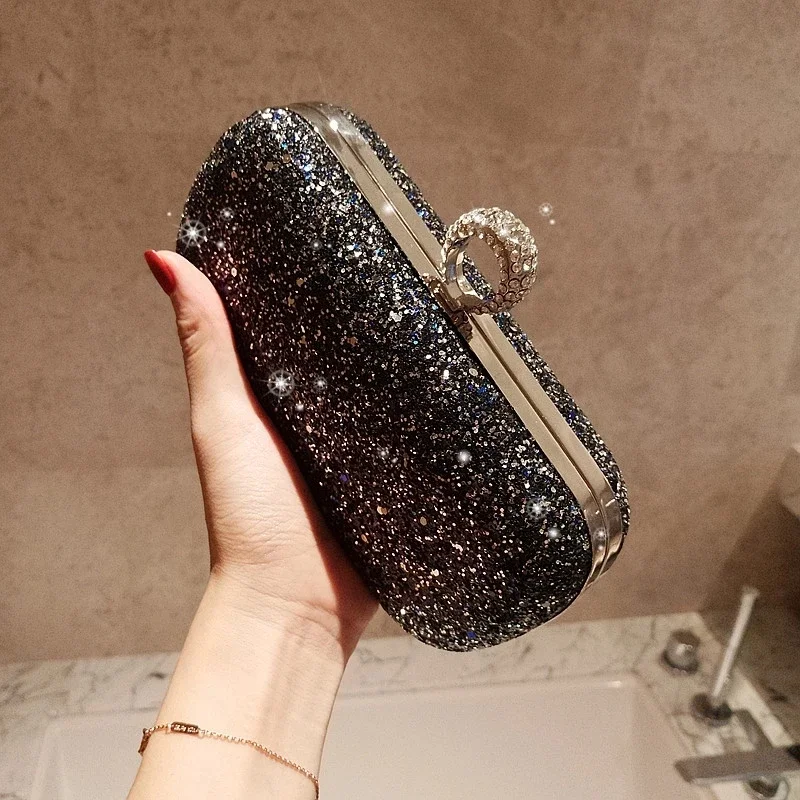 клатч блестящий. серебристый сверкающий клатч. блестящий клатч. клатч женский блестящий. блестящий клатч.