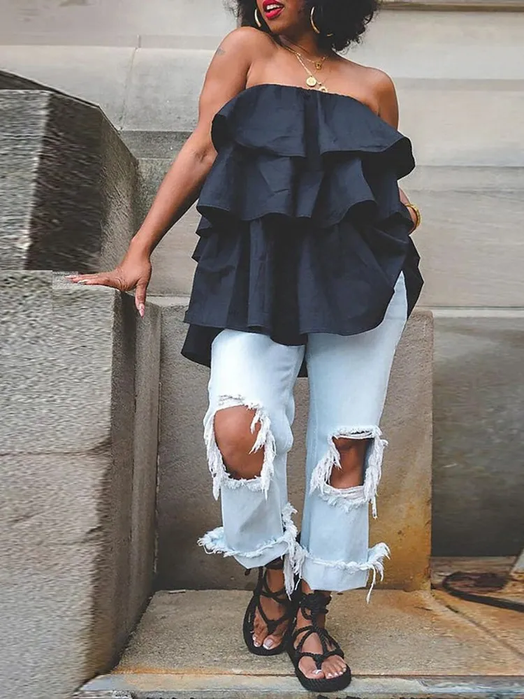 

Женский свободный топ с открытыми плечами и оборками