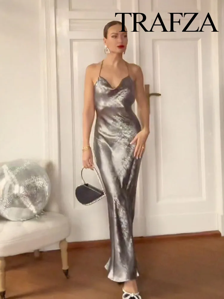 Женское атласное платье на бретельках с открытой спиной без рукавов