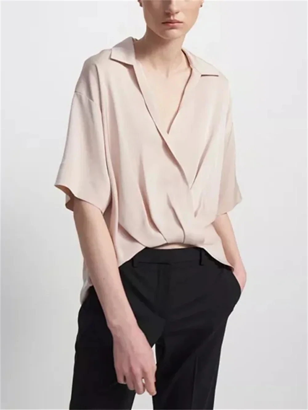 

Женская плиссированная блузка, Однотонная рубашка из 2023 шелка с V-образным вырезом, отложным воротником и коротким рукавом, для ранней осени, 100%