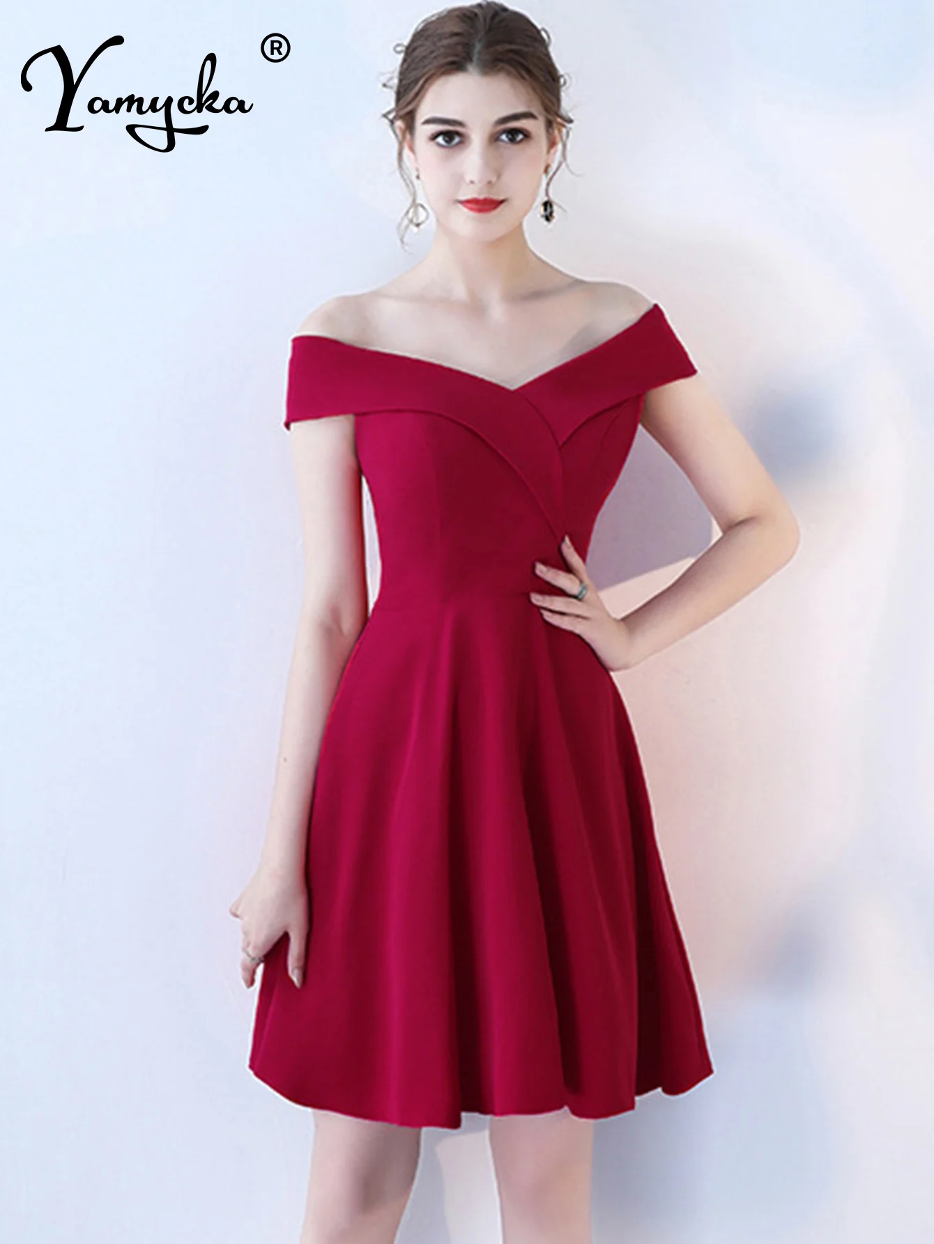 Женское летнее Мини-Платье с открытой спиной черное или белое элегантное