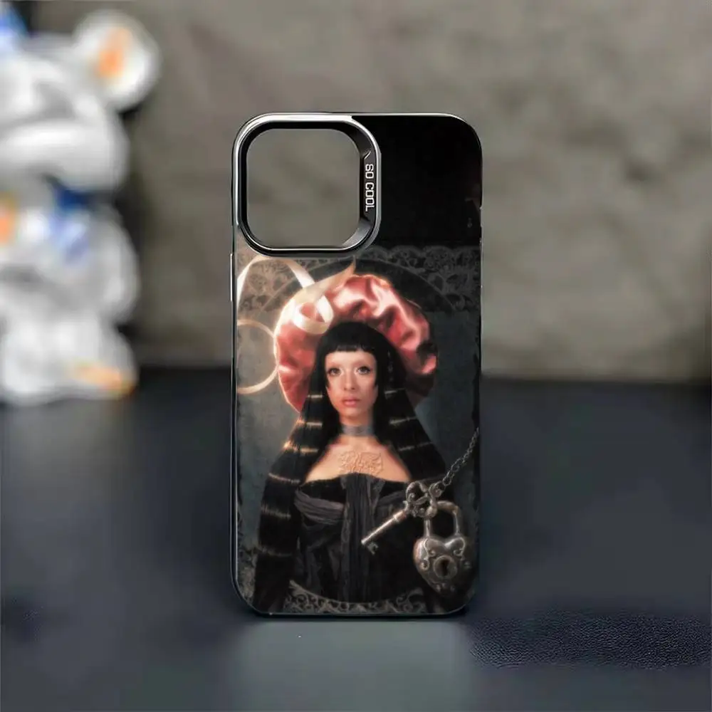 Фото Чехол для телефона Singer M-Melanie Martinez H-HADES THE SACRIFICE для iPhone 17 16 15 14 13 12 11 Pro Max Plus, матовый, серебристый, цвета конфет. №4