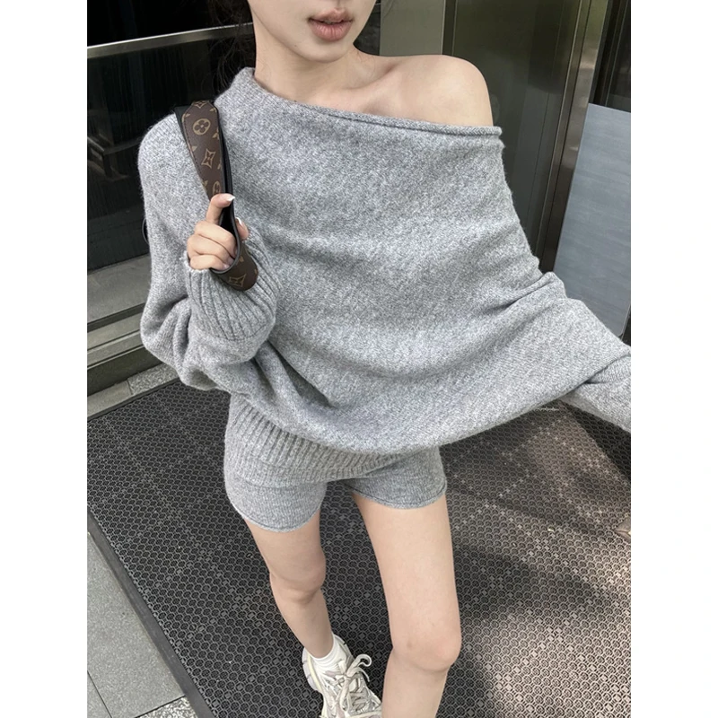 Женский трикотажный джемпер с открытыми плечами и длинным рукавом