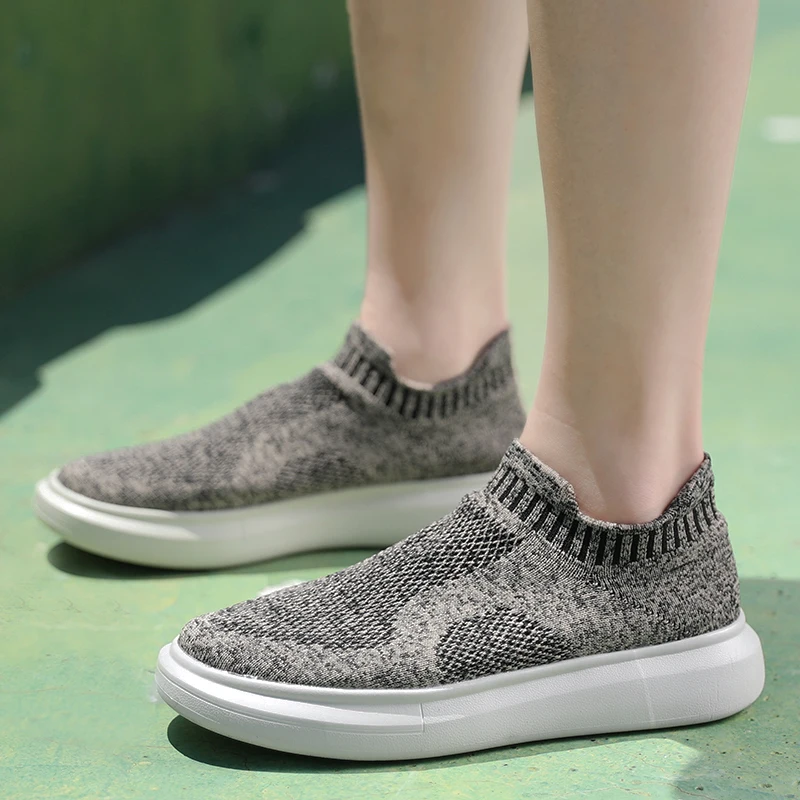 

2022 New Shoes Men Loafers Light Walking Breathable Summer Comfortable Casual Shoes Men Sneakers Zapatillas Hombre Plus Couple