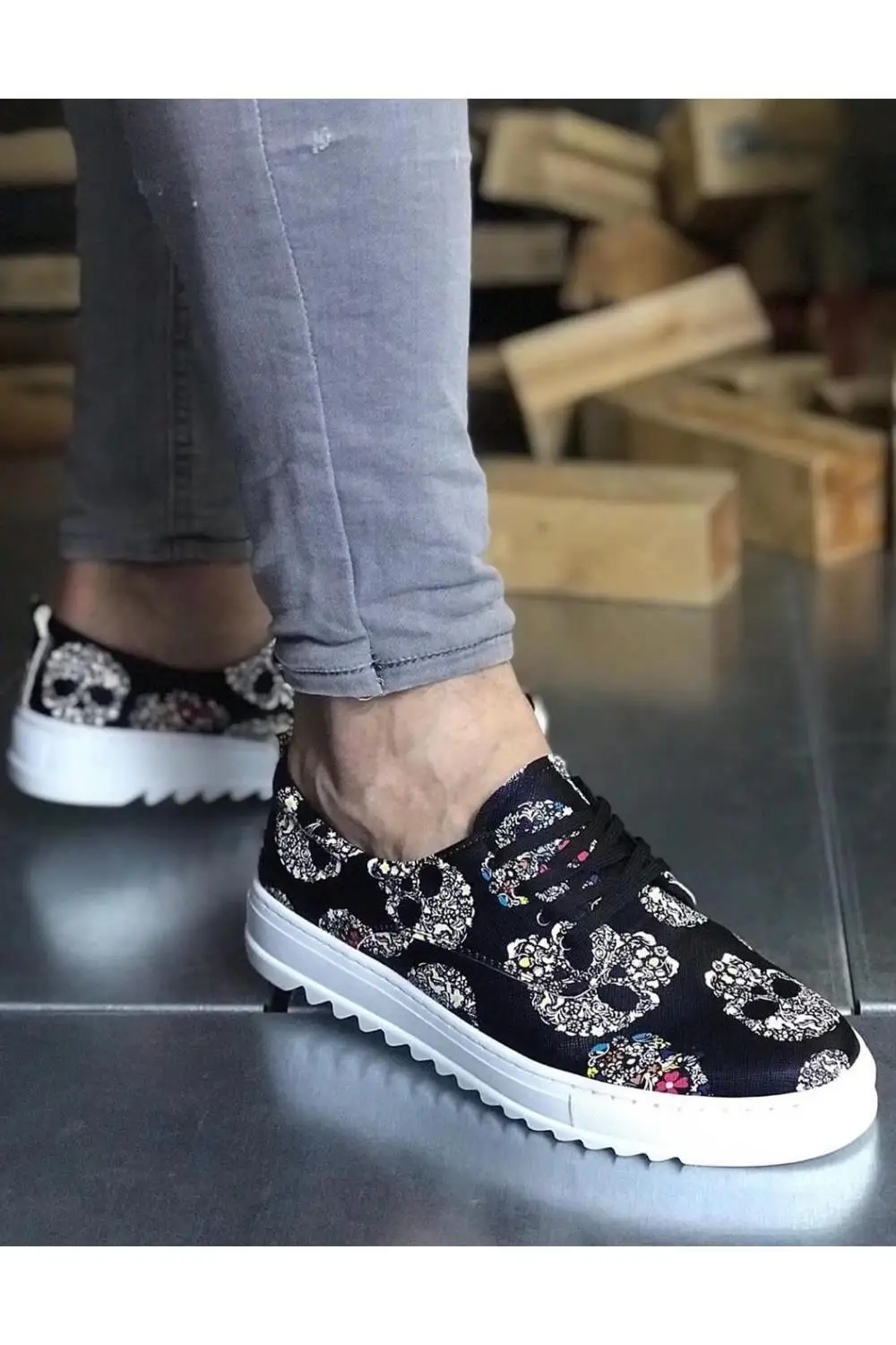 

Knack Daily Shoes T12 Black Skull And Crossbones