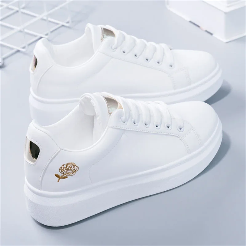 

2022 Women Casual Shoes New Spring Women Shoes Fashion Embroidered White Sneakers Breathable Flower Lace-Up Women Sneakers
