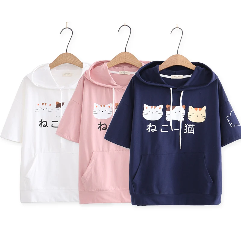 

Женская футболка с капюшоном и принтом в виде кошки