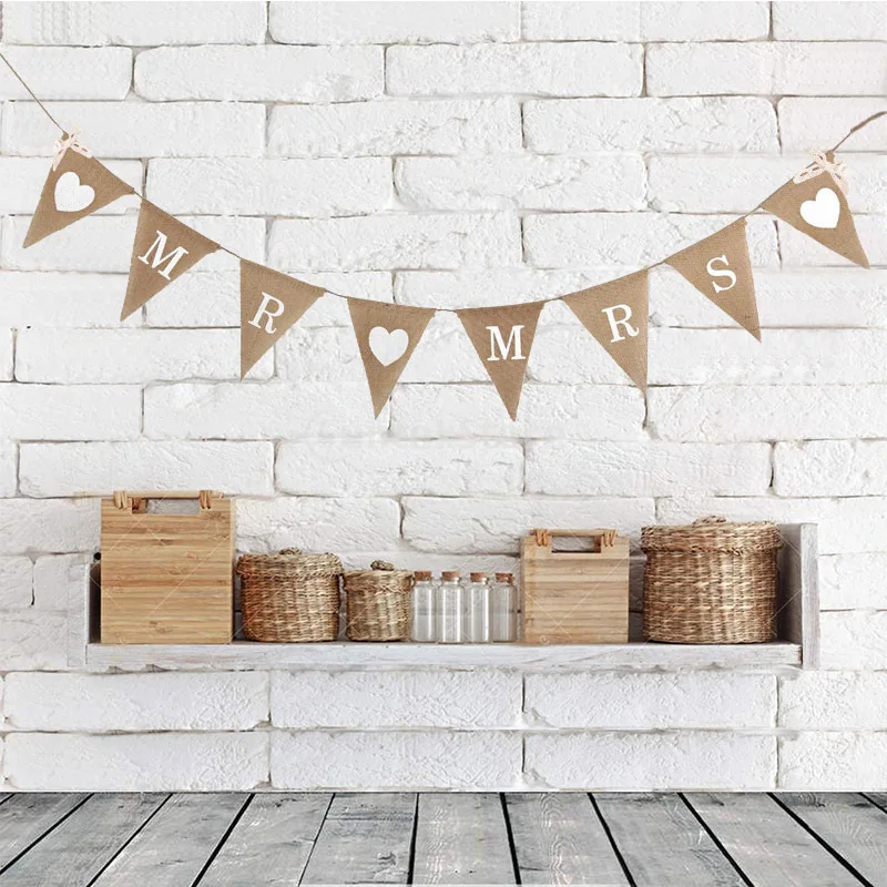 

Jute Fabric Bunting Banner White Heart Flags Mr Mrs Wedding Party Burlap Banners Rustic Wedding Decoration Photo Props