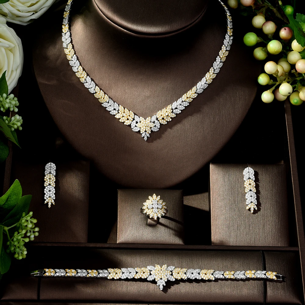 

Комплект из колье и серёг, с фианитом