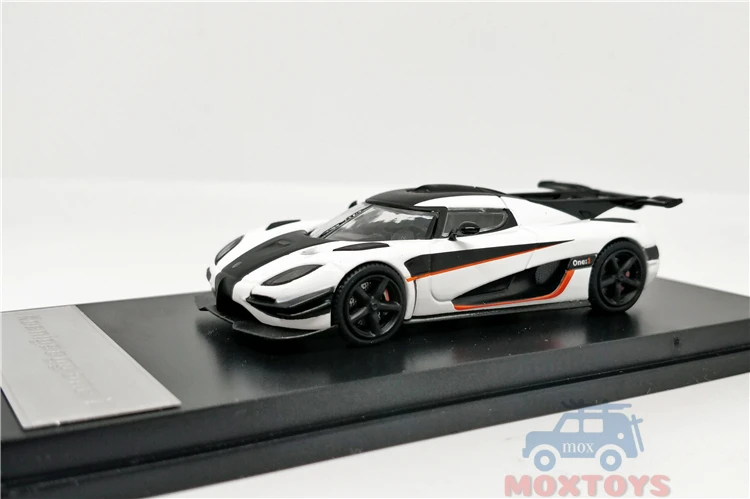 1:64 Koenigsegg One белый/Серебряный литая модель автомобиля | Игрушки и хобби