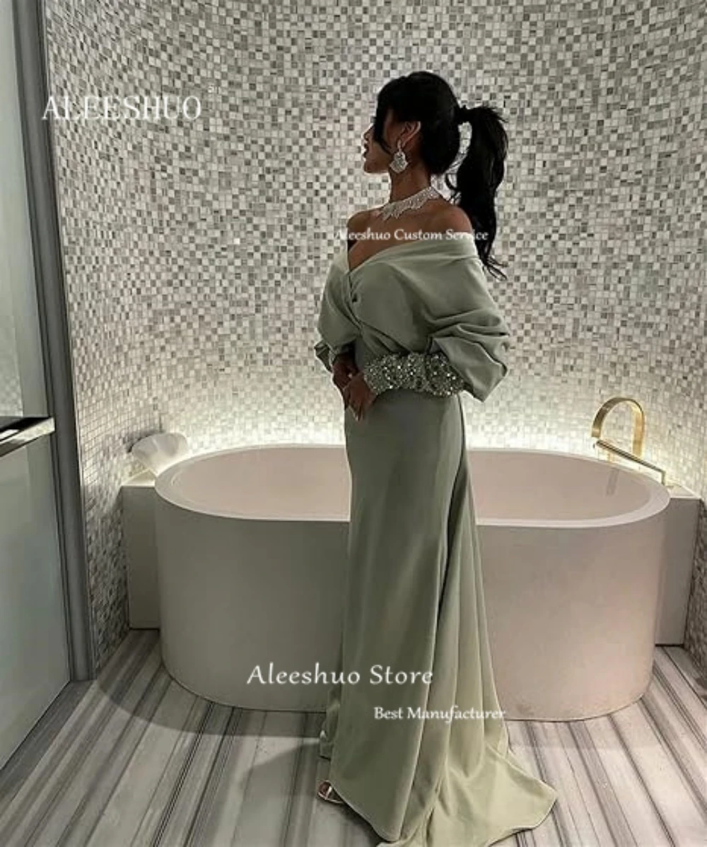 Рисунок 3 - Женское вечернее платье с V-образным вырезом