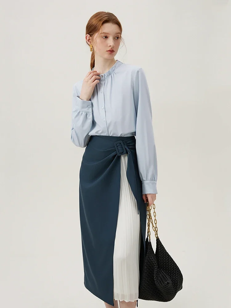 Блузка женская с воротником-стойкой голубая