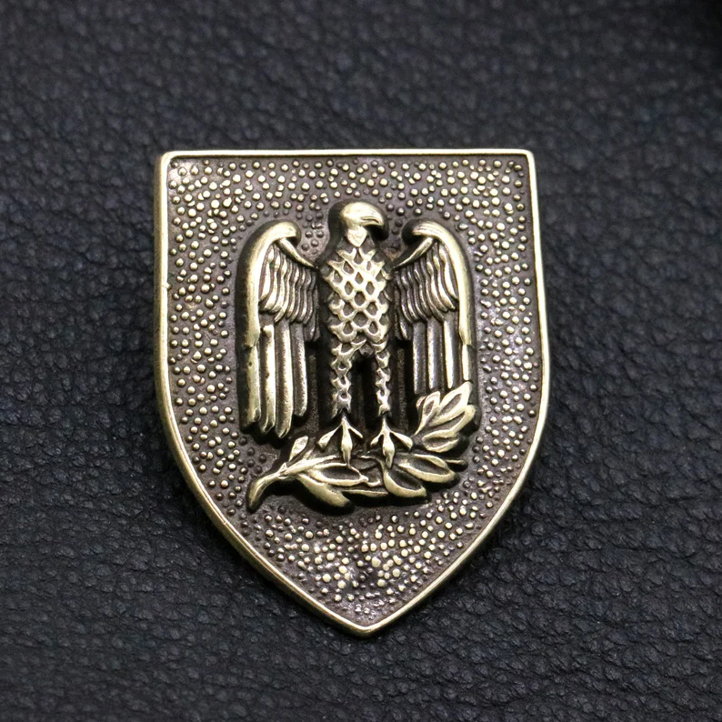 

Высококачественная брошь на булавке с отворотом орла дизайнерская брошь на мотоцикл винтажный Байкерский es для курток шляпы сумки ретро медный воротник