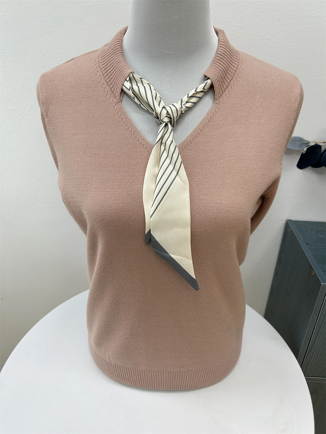 Осенняя одежда для мам среднего возраста. Элегантная трикотажная маленькая