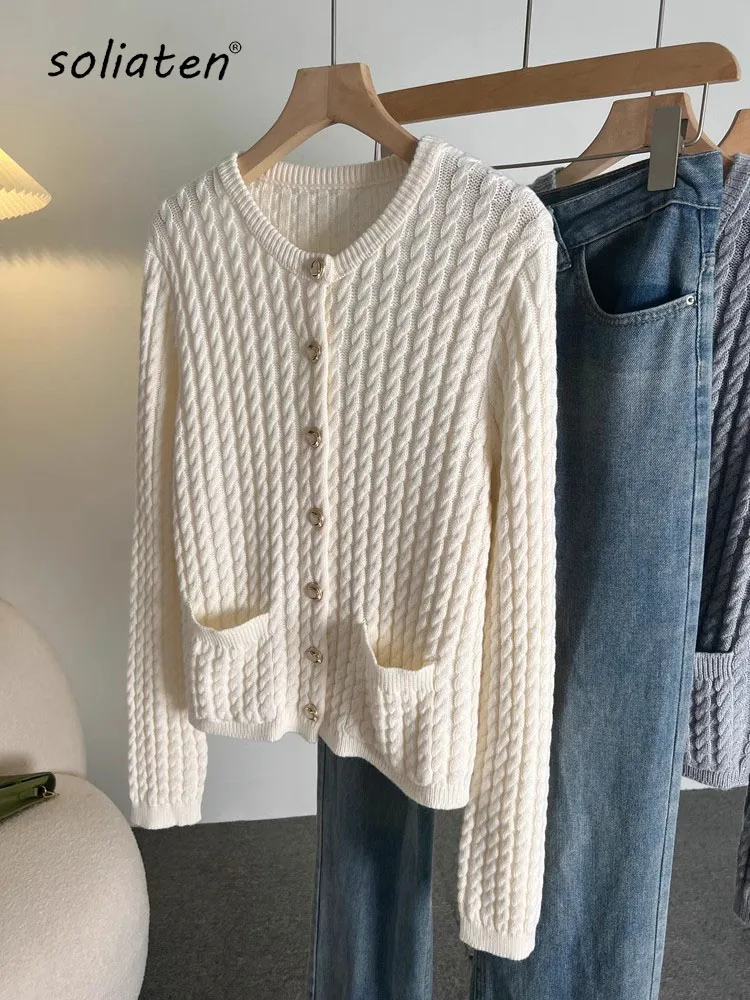

2023 New Women Knit Sweater Cardigan With Pockets Early Autumn Lady Long Sleeve Elegant O-neck Retro Short Knitwear Top C-145