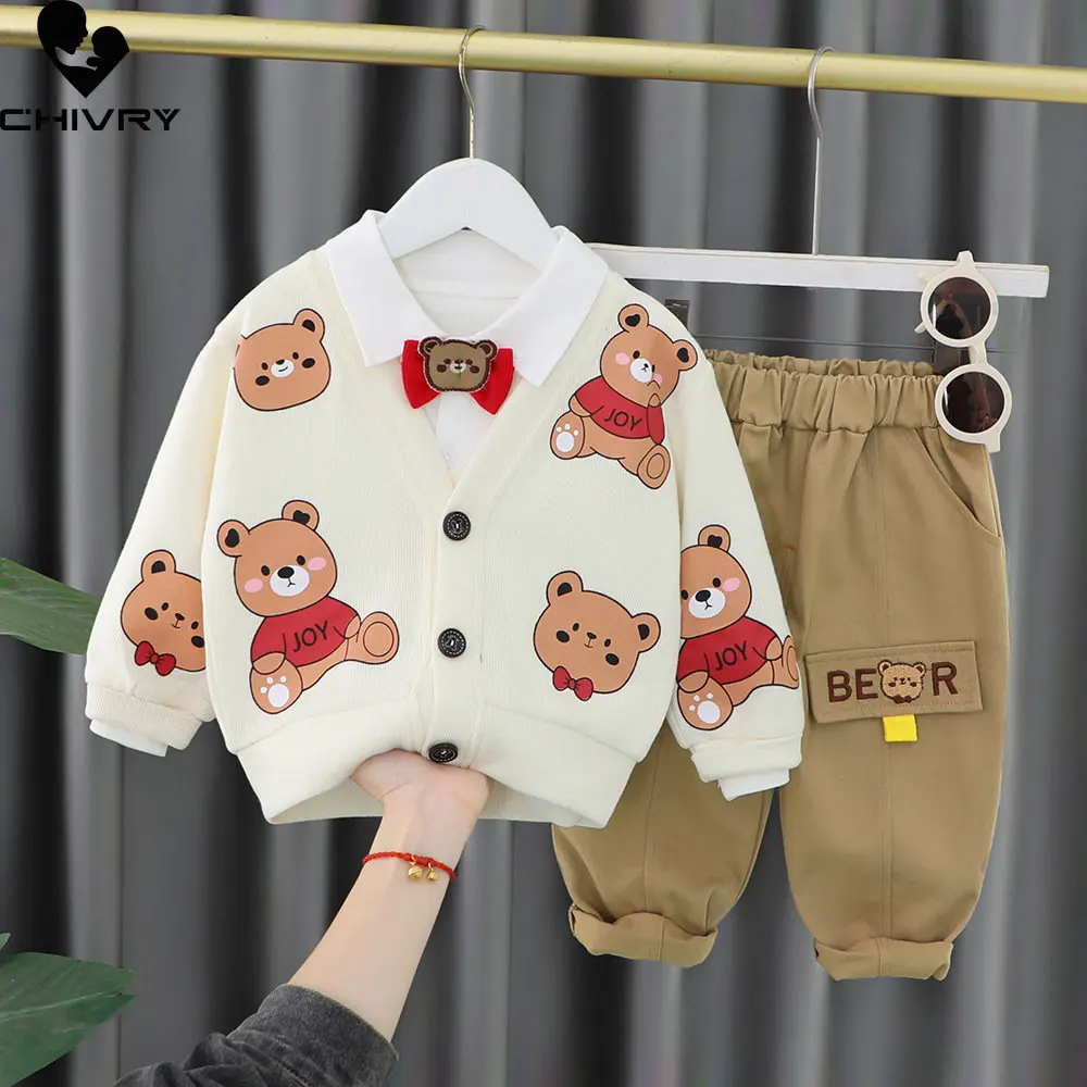 

Комплект одежды из трех предметов для мальчиков, новинка 2023, весеннее трикотажное пальто для маленьких мальчиков с мультяшным медведем, рубашки с лацканами, топы и штаны, детская модная одежда