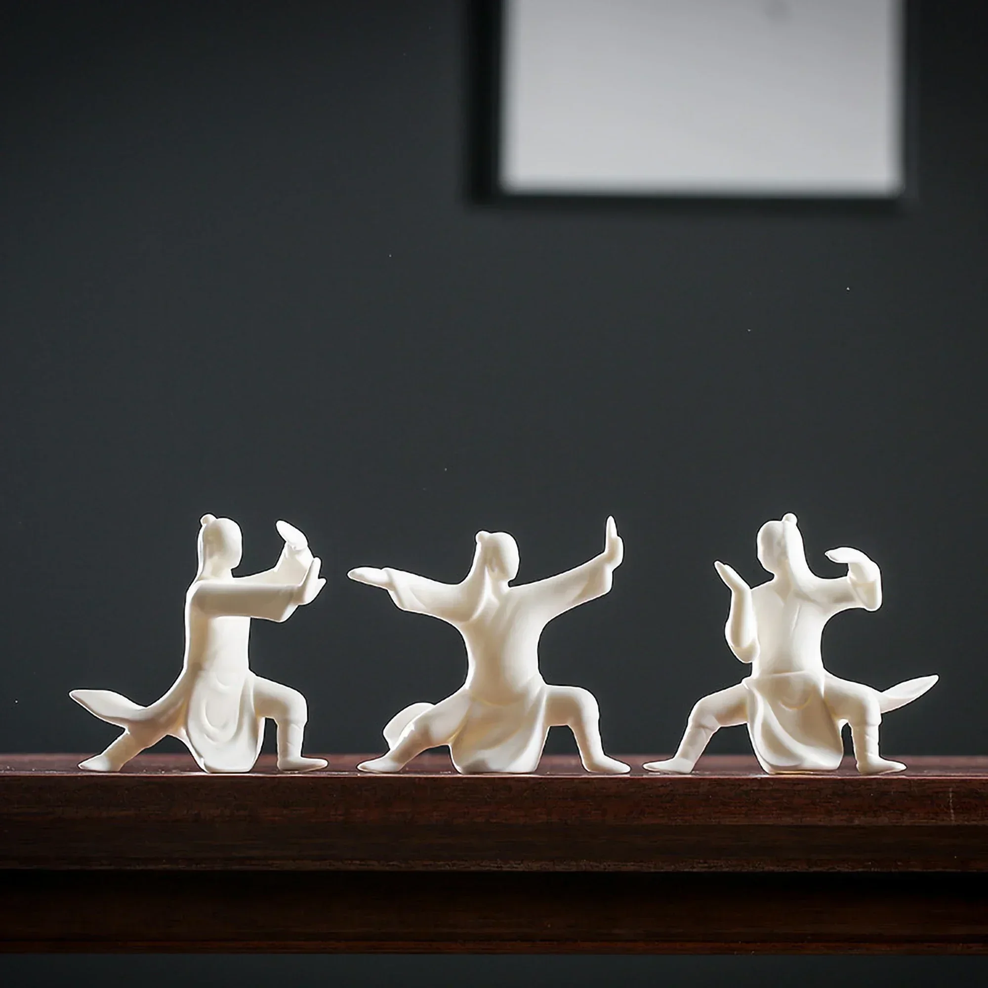 Бело-Китайский Тай-Чи фигурка с орнаментом кунг-фу Ace Фигурки нео-Современное