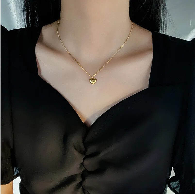 

Love Gold Color Necklace Pendant Snake Bone Chain Collar Jewelry Women's Fashion Retro Jewelry Charm Friends Party Wholesale